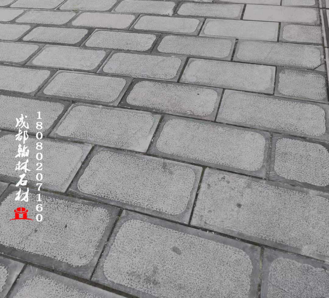 貴州廠家直銷(xiāo)石灰?guī)r留邊荔枝面油光青石板 
