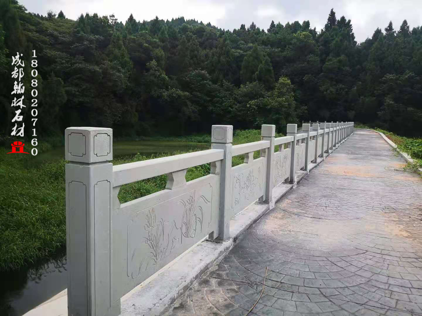 四川青石線(xiàn)雕花草欄桿定制精選 